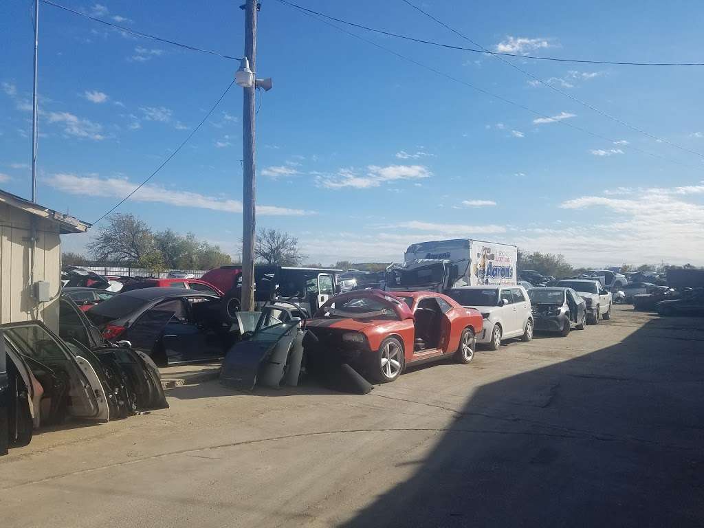 Alamo Trucks Auto Sales & Part | 4011 E Jefferson St, Grand Prairie, TX 75051 | Phone: (972) 642-9999