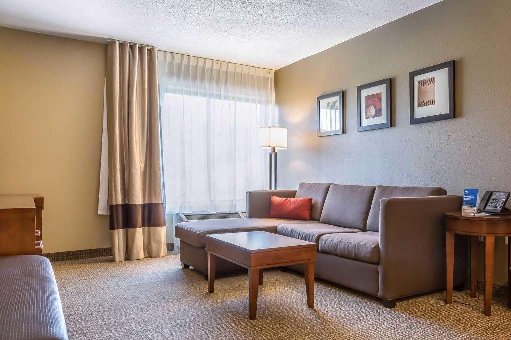 Comfort Inn & Suites Aberdeen near APG | 980 Hospitality Way, Aberdeen, MD 21001, USA | Phone: (410) 273-6300