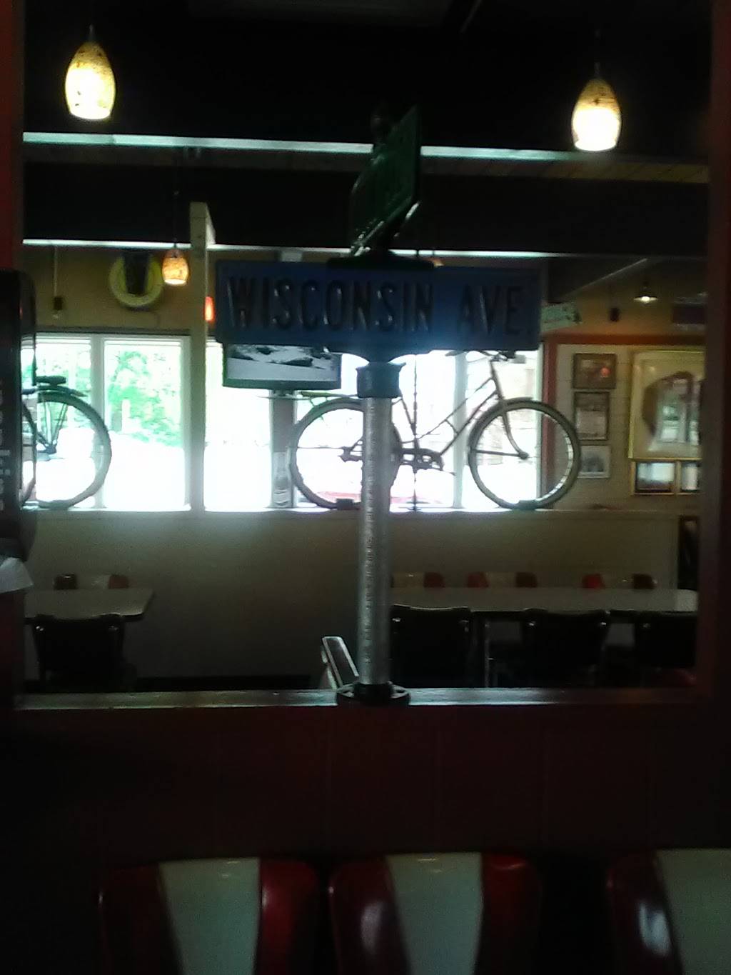 Bulldogs Restaurant and Catering | 709 N Bloomington St, Streator, IL 61364, USA | Phone: (815) 672-2100