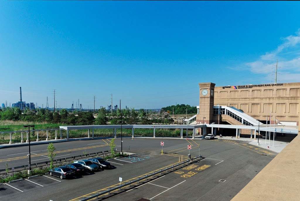 Secaucus Junction Pick-up | North Rd, Secaucus, NJ 07094, USA