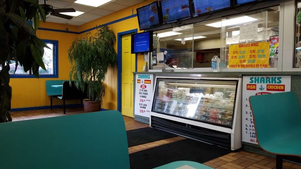 Sharks Fish & Chicken | 5831 Calumet Ave, Hammond, IN 46320, USA | Phone: (219) 852-0700