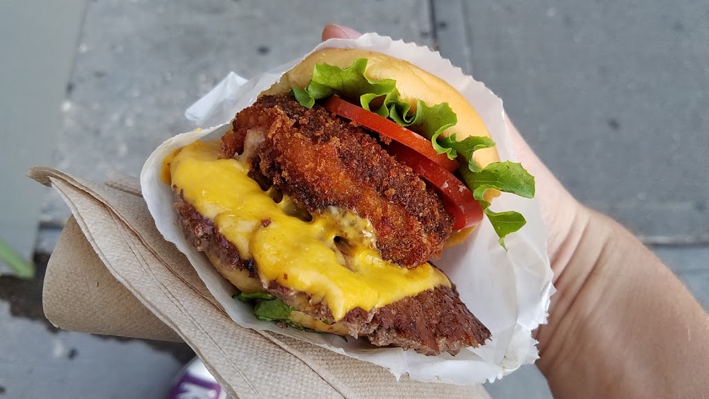 Shake Shack | 1 Old Fulton St, Brooklyn, NY 11201, USA | Phone: (347) 435-2676