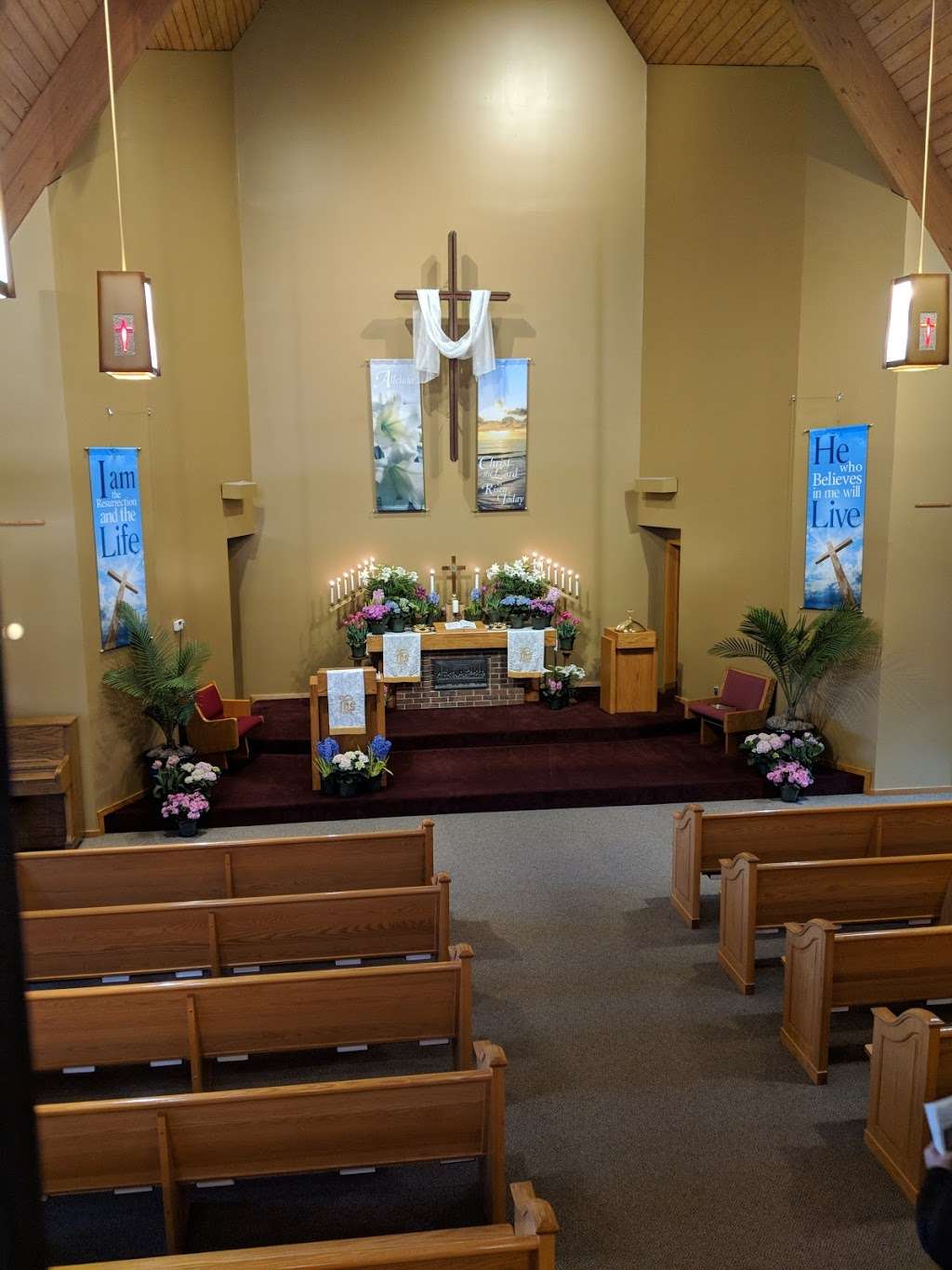 Resurrection Evangelical Lutheran Church | 2567 W Sullivan Rd, Aurora, IL 60506, USA | Phone: (630) 907-1333