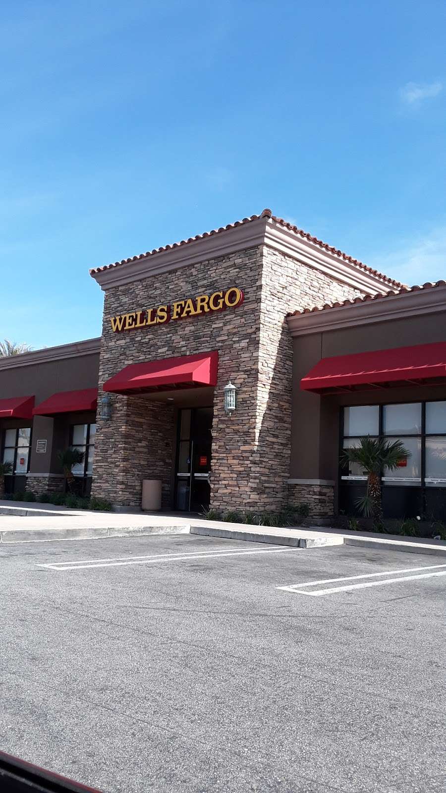 Wells Fargo Bank | 15282 Summit Ave, Fontana, CA 92336, USA | Phone: (909) 803-5500