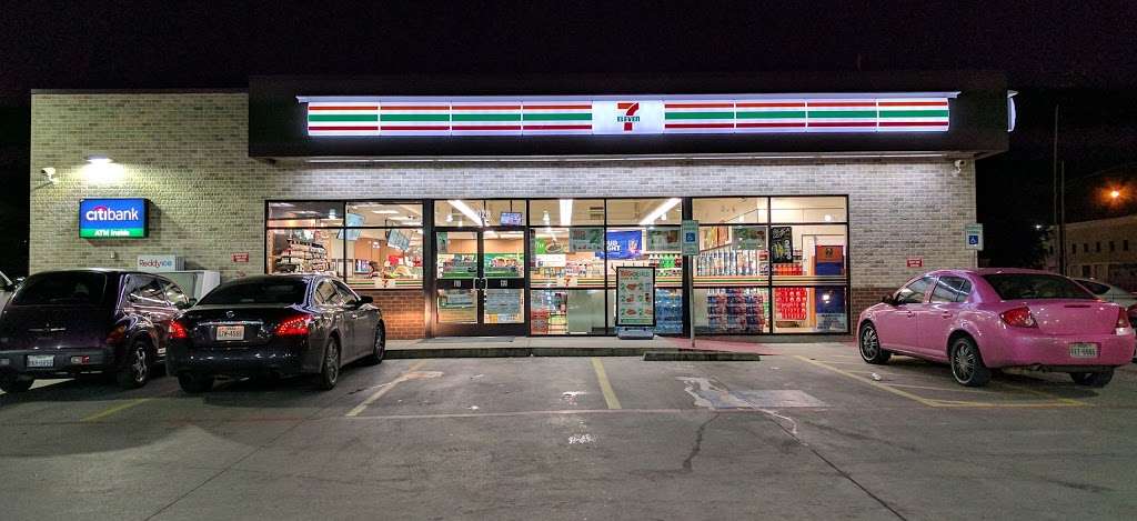 7-Eleven | 3020 N Hampton Rd, Dallas, TX 75212, USA | Phone: (214) 905-4302