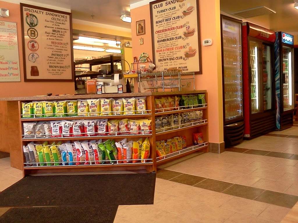 Brown Bag Deli | 125 Weymouth St, Rockland, MA 02370, USA | Phone: (781) 871-3354