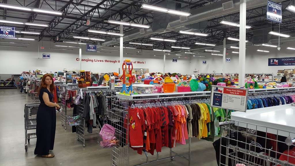 Goodwill Select Store | 253 N Bypass 35, Alvin, TX 77511, USA | Phone: (281) 968-3775