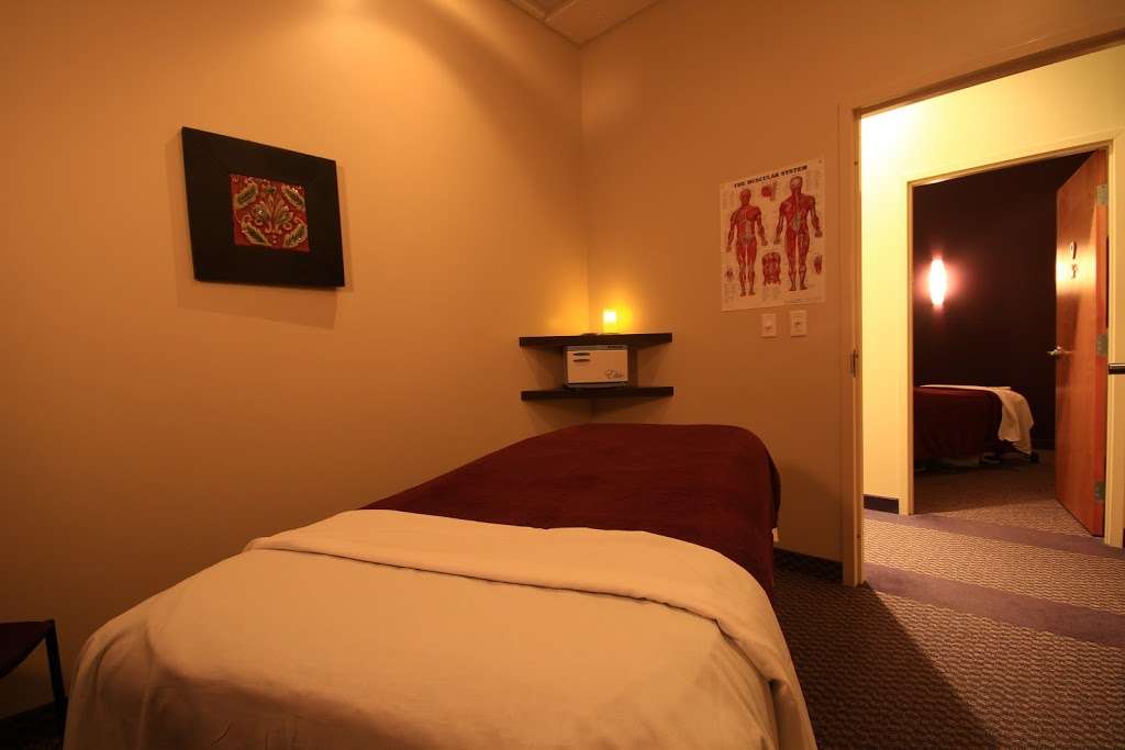 Massage Envy - Clarksville | 6030 Daybreak Center Suite 100, Clarksville, MD 21029 | Phone: (410) 531-0711