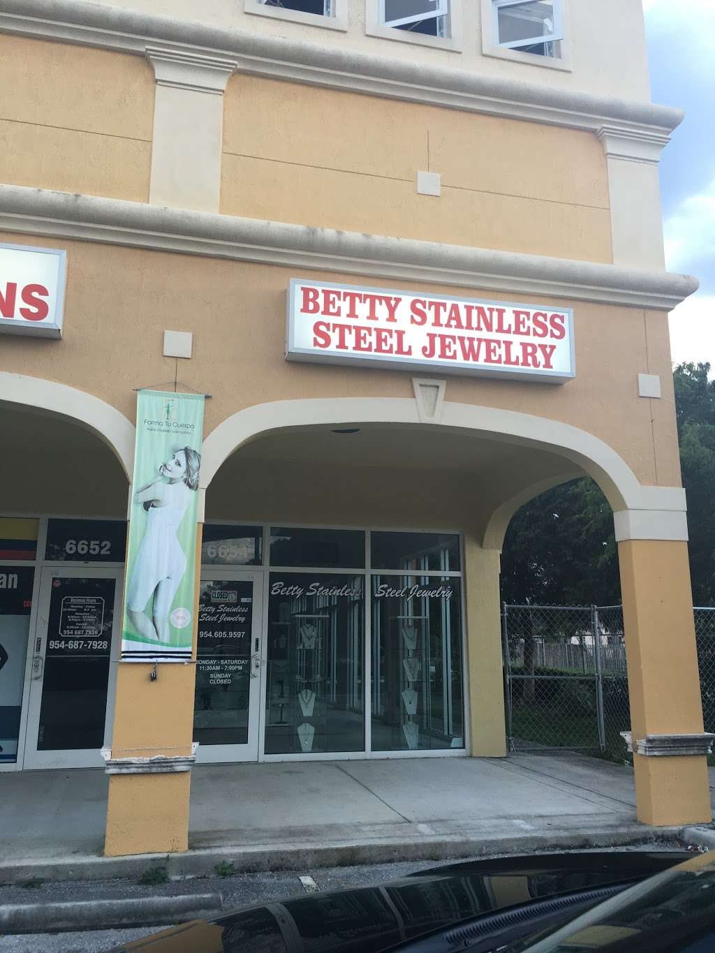 Betty stainless steel jewerly | 6654 Stirling Rd, Hollywood, FL 33024, USA | Phone: (954) 605-9597