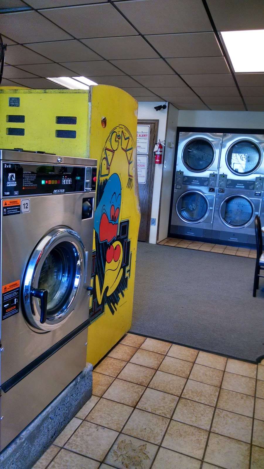 Queen Square Laundromat | 2060 E Bridge St, Brighton, CO 80601, USA | Phone: (303) 659-6519