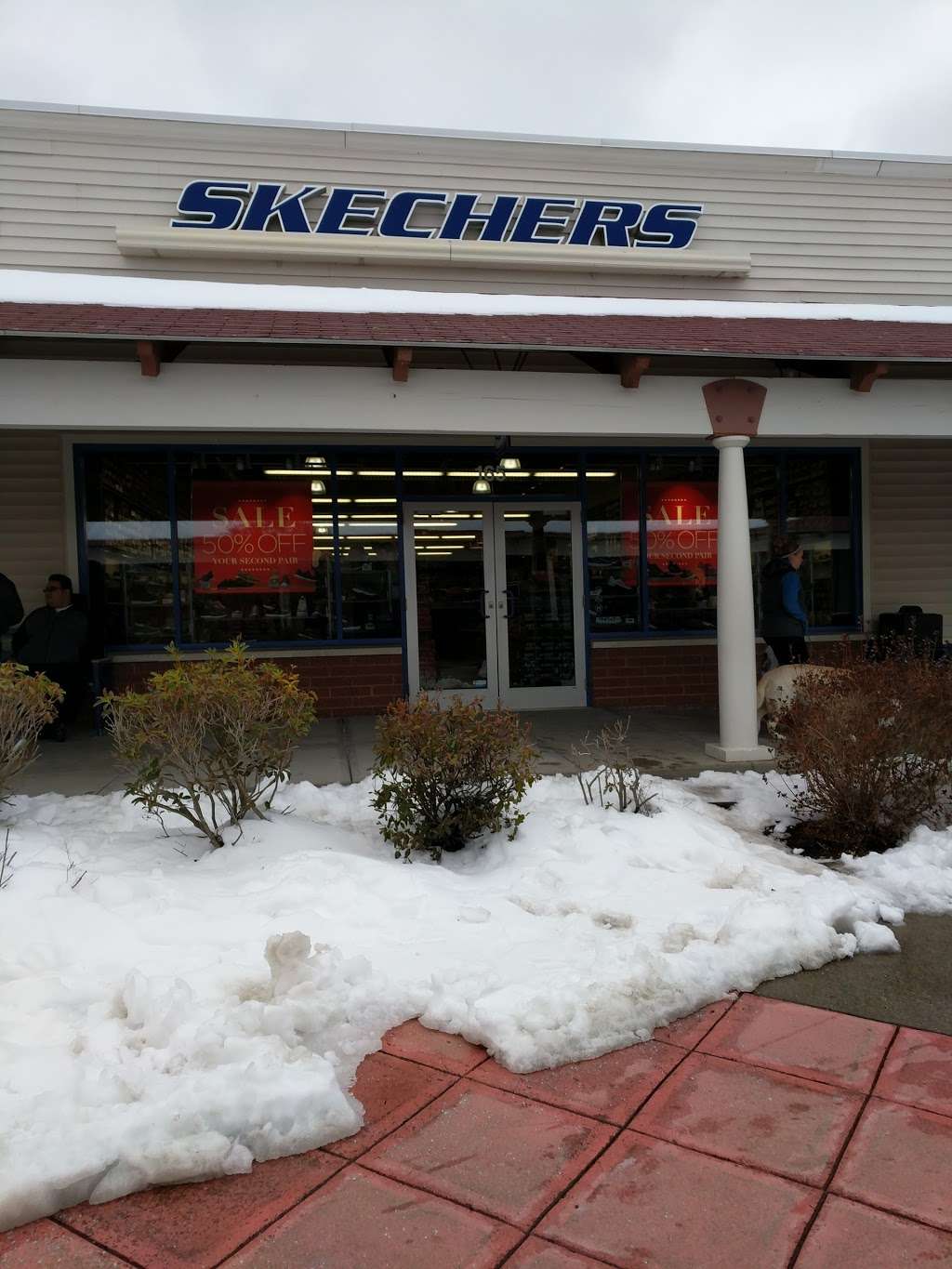 SKECHERS Factory Outlet | 1 Outlet Blvd, Wrentham, MA 02093, USA | Phone: (508) 384-8001