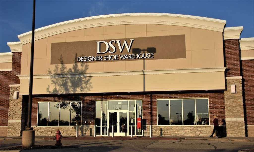 DSW Designer Shoe Warehouse | 3356 Shoppers Dr, McHenry, IL 60050, USA | Phone: (815) 322-4002