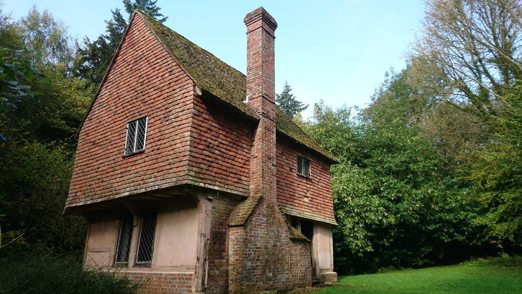 Hole Cottage | Markbeech, Edenbridge TN8 5PD, UK | Phone: 01342 850526