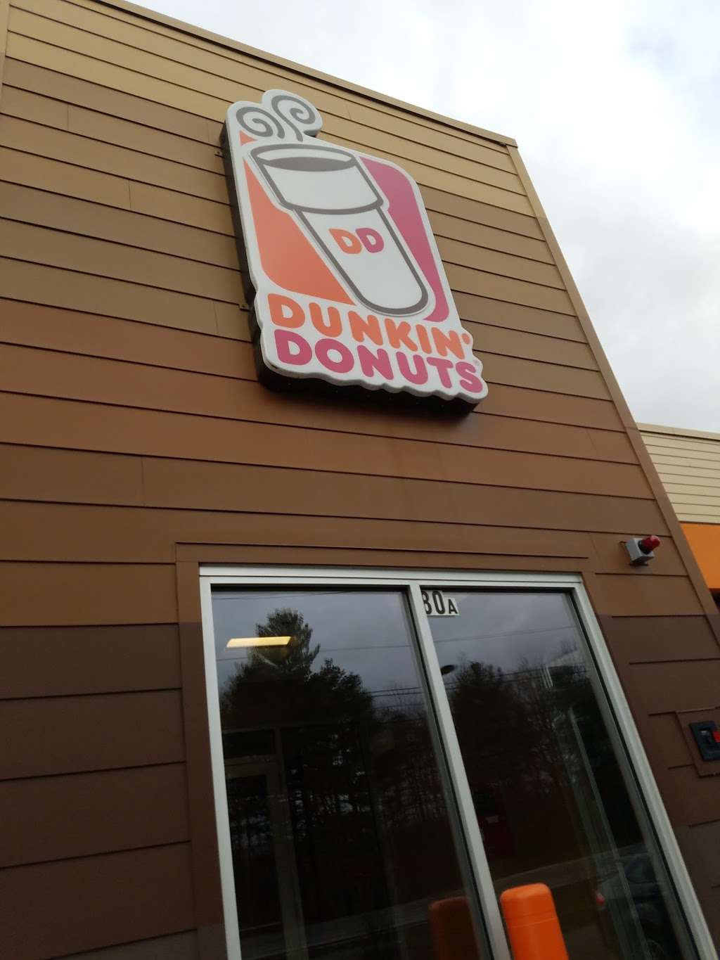 Dunkin | 80 Continental Blvd, Merrimack, NH 03054, USA | Phone: (603) 424-8512