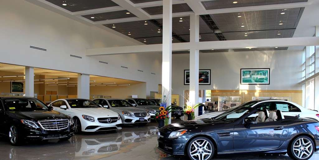 Flagship Motorcars of Lynnfield | 385 Broadway, Rte. 1, North, Lynnfield, MA 01940, USA | Phone: (781) 596-9700