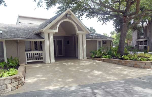 Walden Pond Apartments | 12850 Whittington Dr, Houston, TX 77077 | Phone: (281) 497-7317