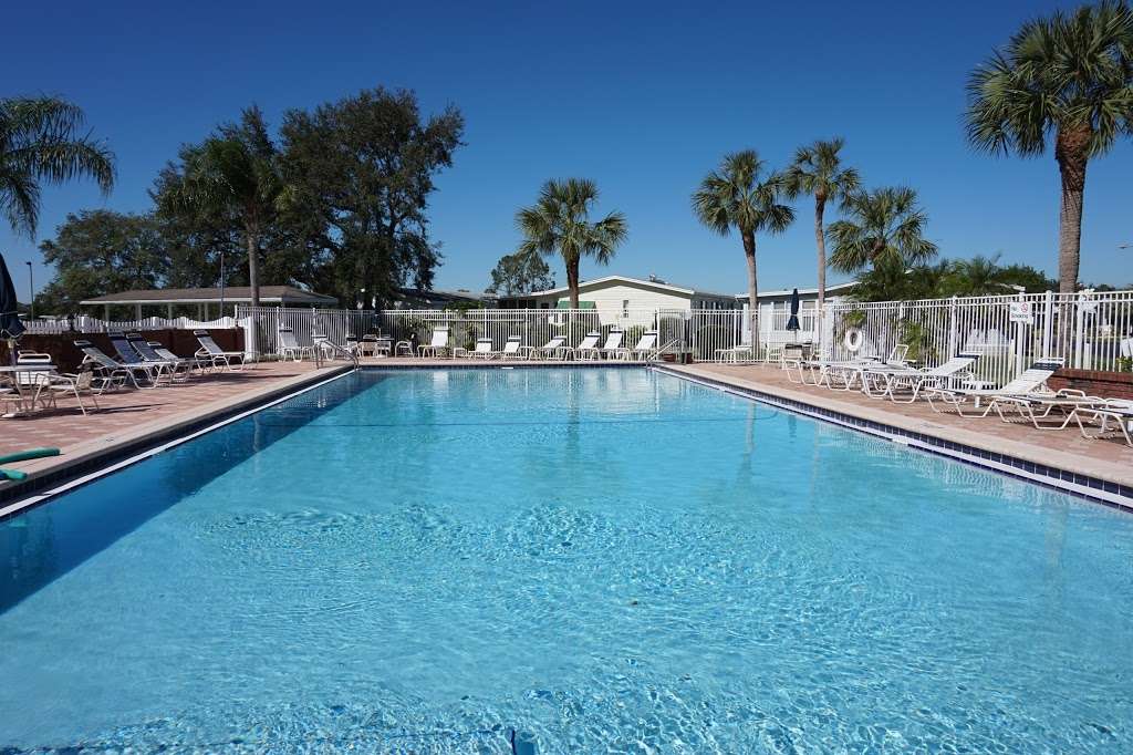 Tower Lakes Retirement Community | 1865 Tower Lakes Blvd, Lake Wales, FL 33859, USA | Phone: (866) 370-1581