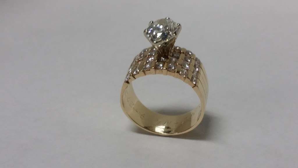 R V Jewelers | 5730 Broadway St, Pearland, TX 77581, USA | Phone: (281) 412-9399