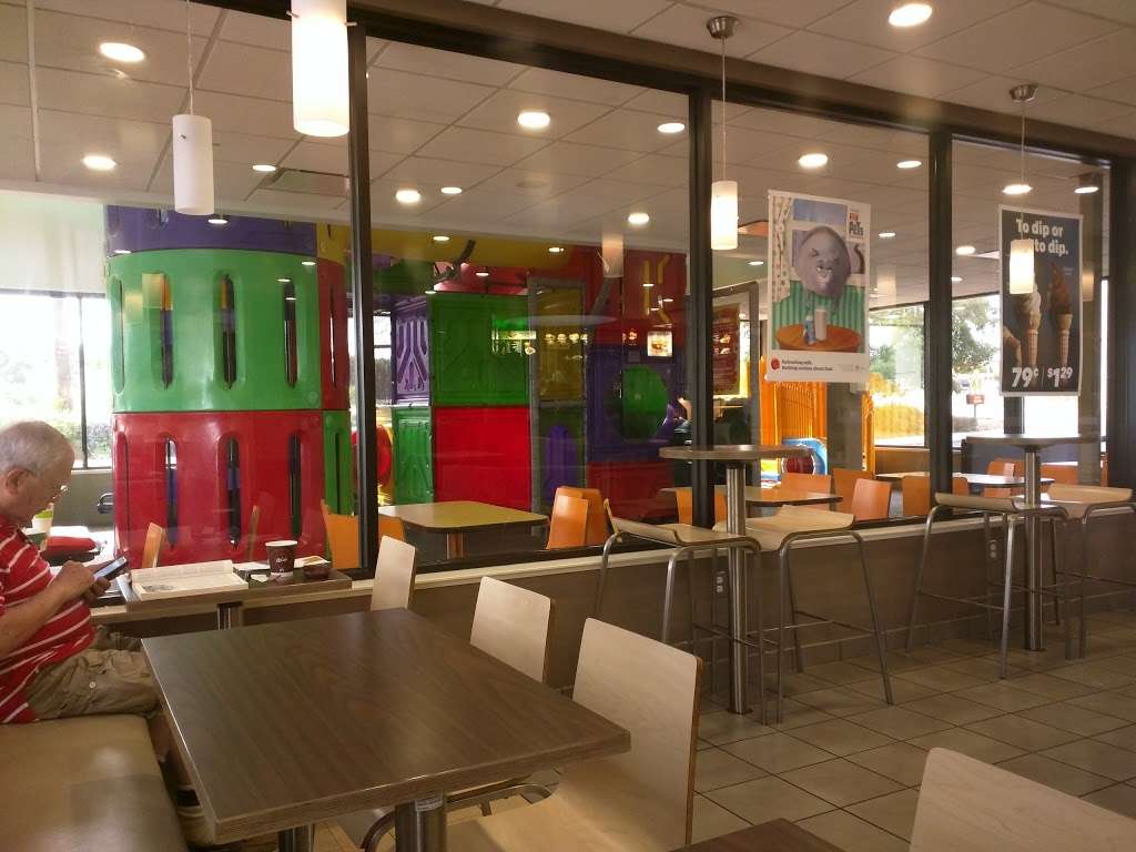 McDonalds | 20750 Hwy 281, North Dr, San Antonio, TX 78259, USA | Phone: (210) 403-9066