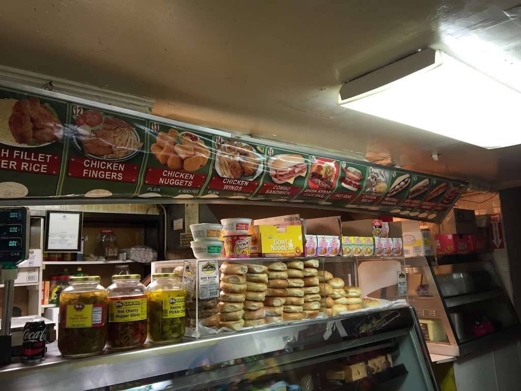Bryant Square Deli N Grocery | Photo 2 of 7 | Address: 4720 31st Ave, Astoria, NY 11103, USA | Phone: (718) 932-1730