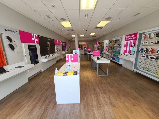 T-Mobile | 23002 U.S. Hwy 281 N Ste 102, San Antonio, TX 78258 | Phone: (210) 404-7676