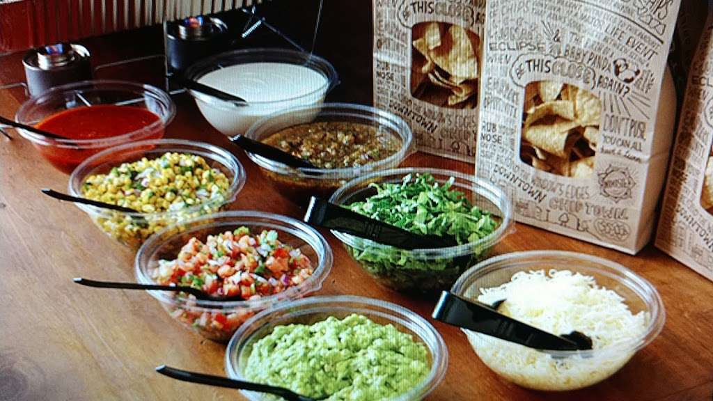 Chipotle | 620 Hempstead Turnpike, Elmont, NY 11003 | Phone: (516) 328-0240