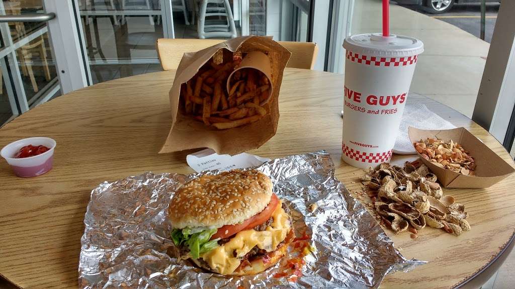 Five Guys | 340 Ogden Ave, Downers Grove, IL 60515, USA | Phone: (630) 963-1550