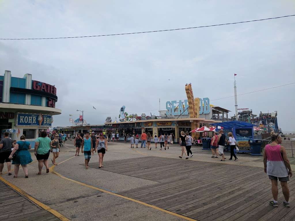 Curleys Fries | 2416 Boardwalk, Wildwood, NJ 08260