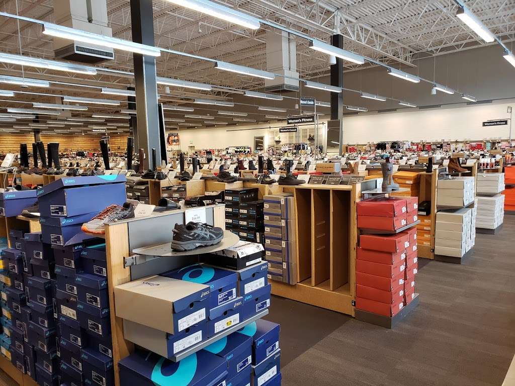 DSW Designer Shoe Warehouse | 10060 Reisterstown Rd, Owings Mills, MD 21117, USA | Phone: (410) 202-8506