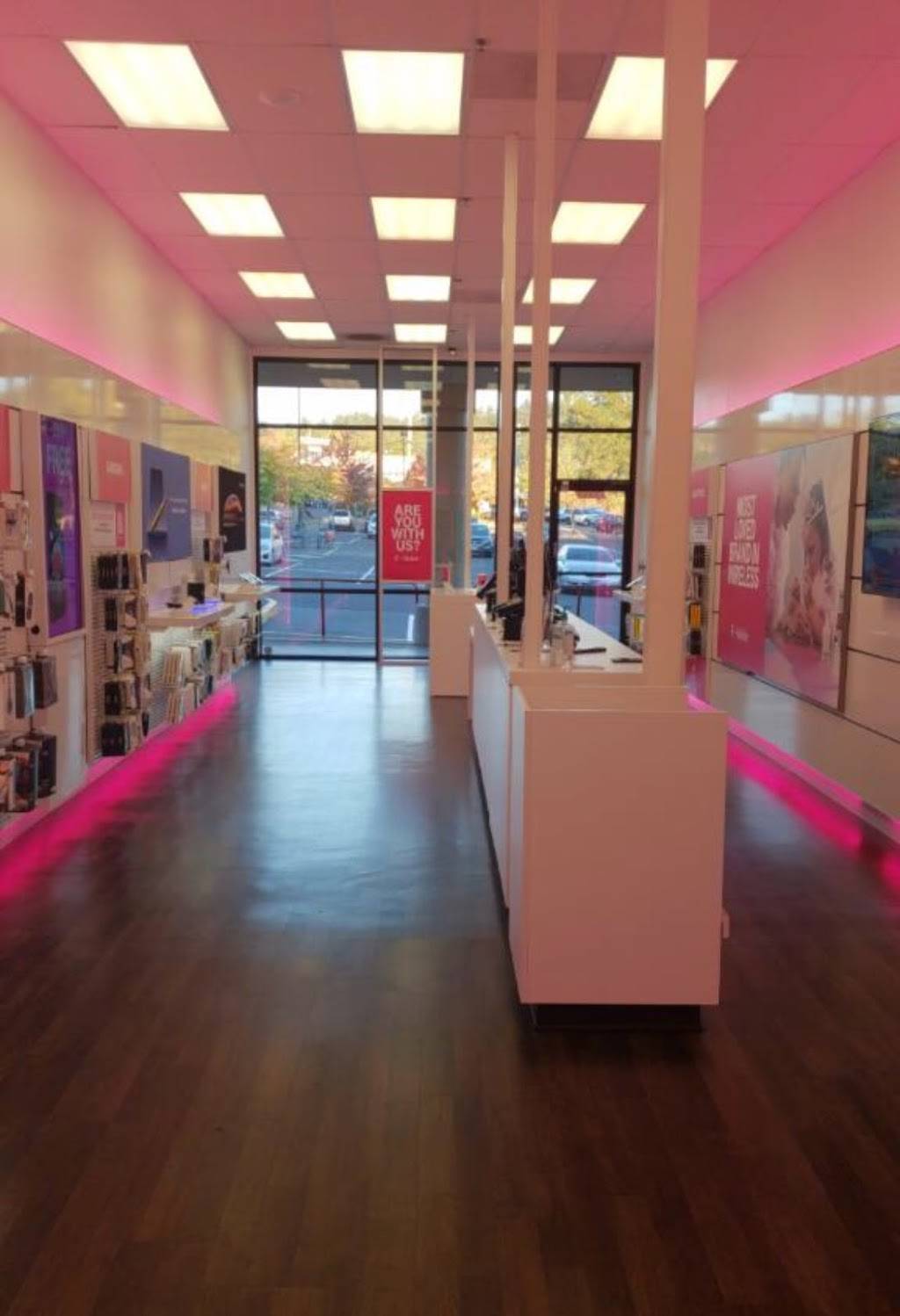 T-Mobile | 11571 SW Pacific Hwy, Tigard, OR 97223, USA | Phone: (503) 430-5063