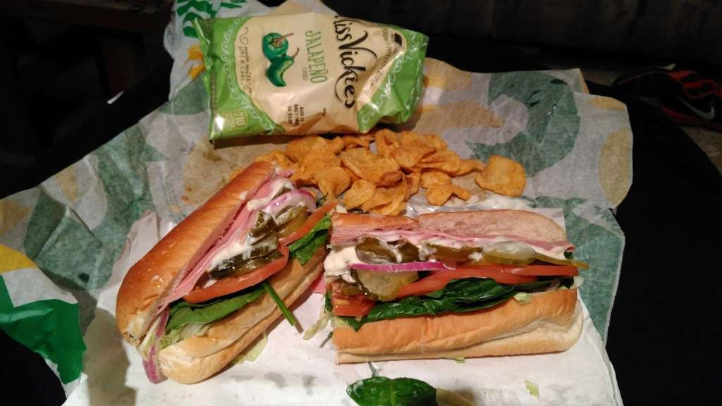 Subway | 9727 Poteet Jourdanton Fwy, San Antonio, TX 78211 | Phone: (210) 927-9000