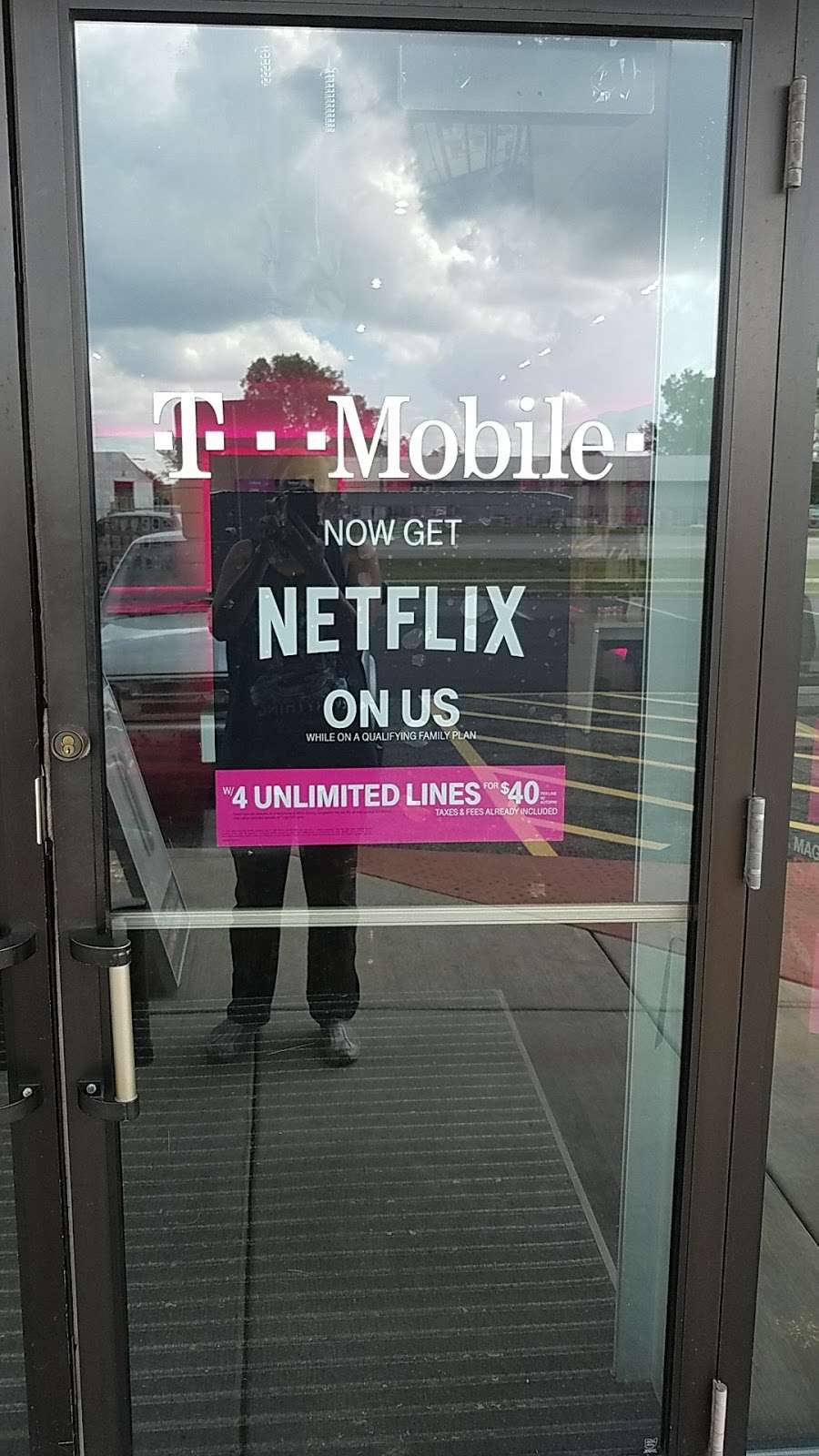 T-Mobile | 2024 N, IL-50 Spc A1, Bourbonnais, IL 60914, USA | Phone: (815) 802-0361