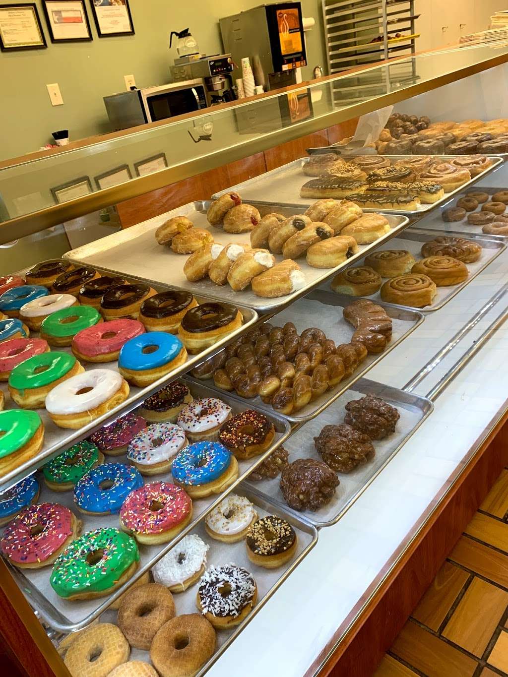 Kings Donuts | 350 Hwy 290 E, Hempstead, TX 77445, USA | Phone: (979) 921-5123