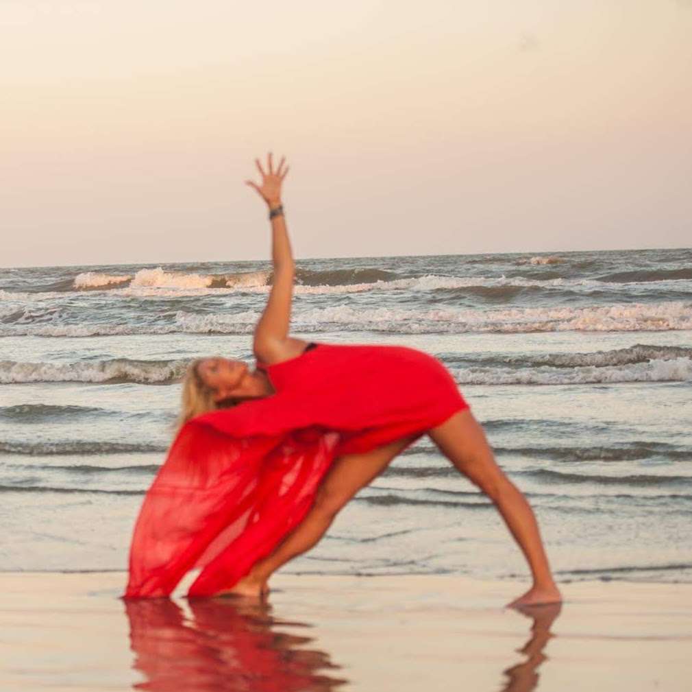 Barefoot Girl Yoga | 828 FM 2094 a, Clear Lake Shores, TX 77565, USA | Phone: (281) 536-3270