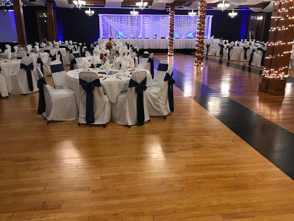 Walton Centre Wedding, Banquet & Event Hall | 100 W Locust St, Fairbury, IL 61739, USA | Phone: (815) 692-2616