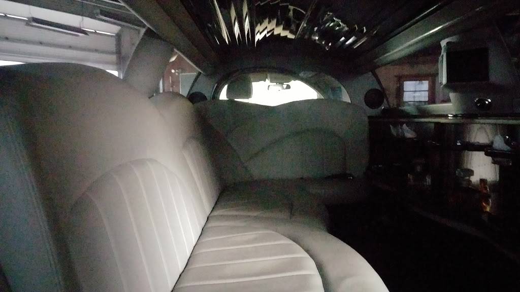 A Silver Fox Limousine | 5500 Grand Ave, Pittsburgh, PA 15225, USA | Phone: (412) 299-0102