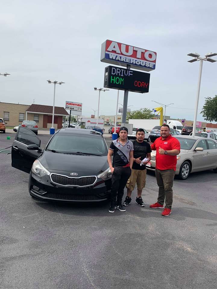 The Auto Warehouse | 2010 W North Ave, Melrose Park, IL 60160, USA | Phone: (773) 231-0986