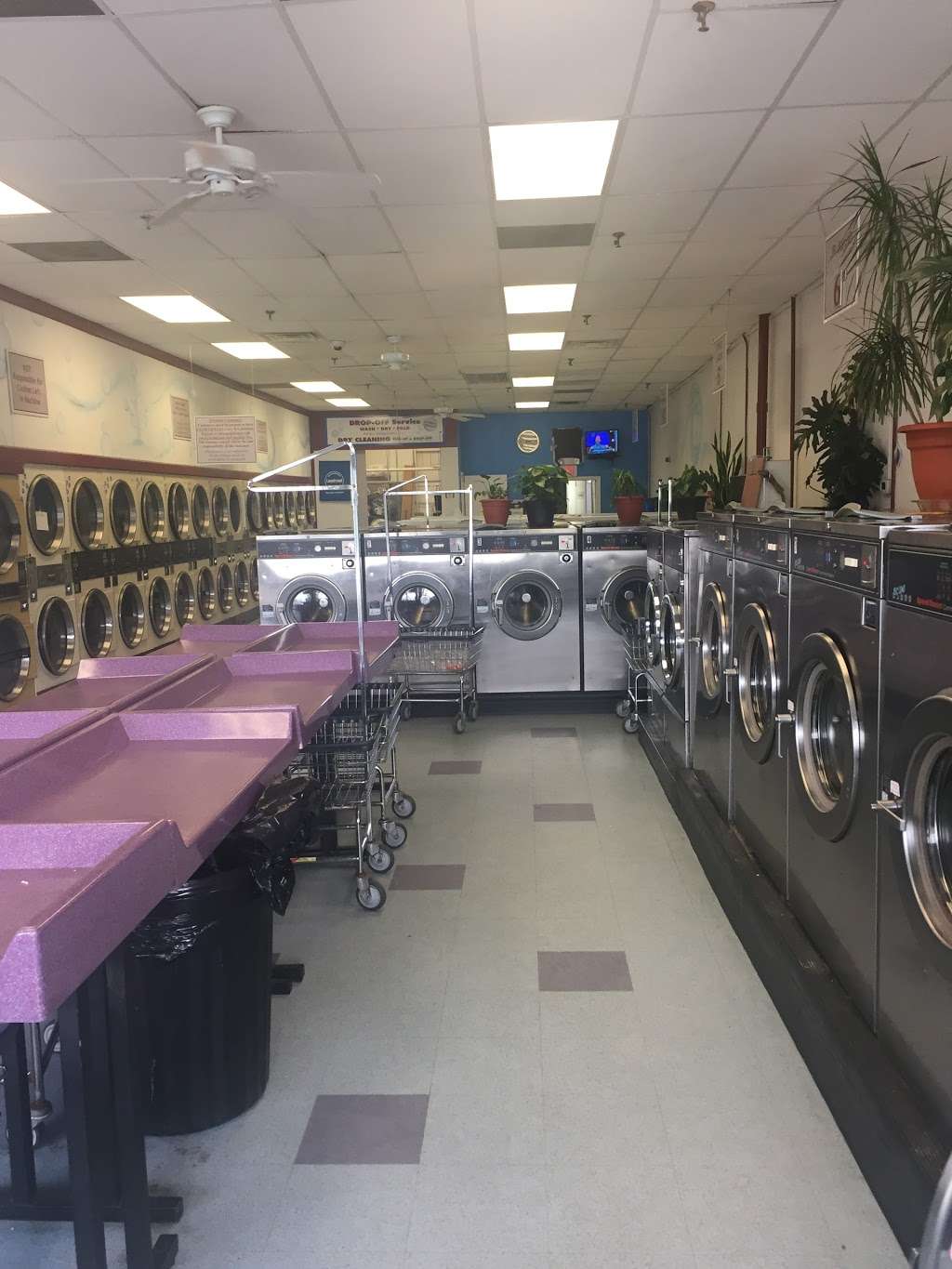 Neighborhood Laundry | 550 Passaic Ave, West Caldwell, NJ 07006, USA | Phone: (973) 808-9274