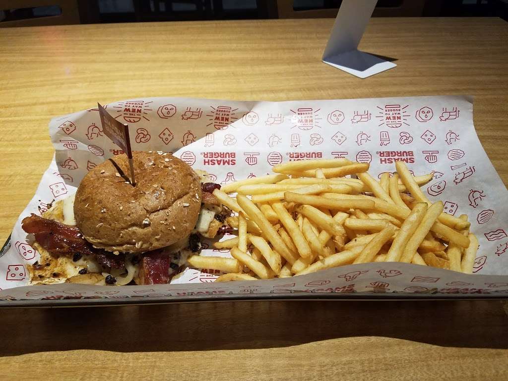 Smashburger | 14082 Promenade Commons St, Gainesville, VA 20155, USA | Phone: (703) 743-7060