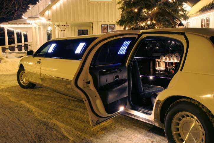 Luximo Limo Service of the Pearland TX | Airport Transportation, | 5010 Apple Springs Dr, Pearland, TX 77584, USA | Phone: (281) 606-4090