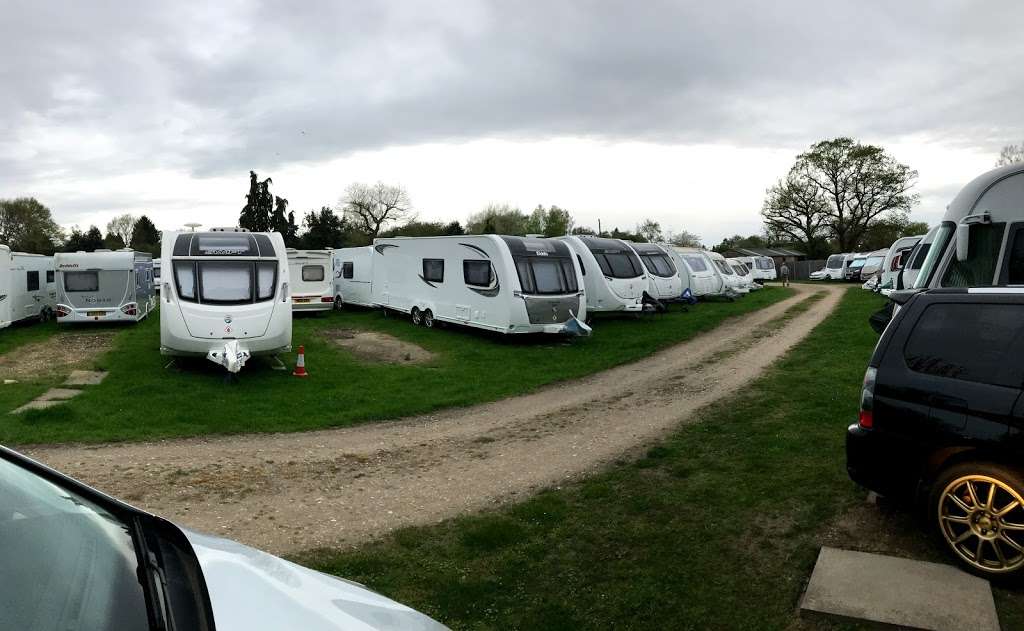 Caravan Storage | Pottersheath Rd, Codicote, Welwyn AL6 9SU, UK | Phone: 07788 752409