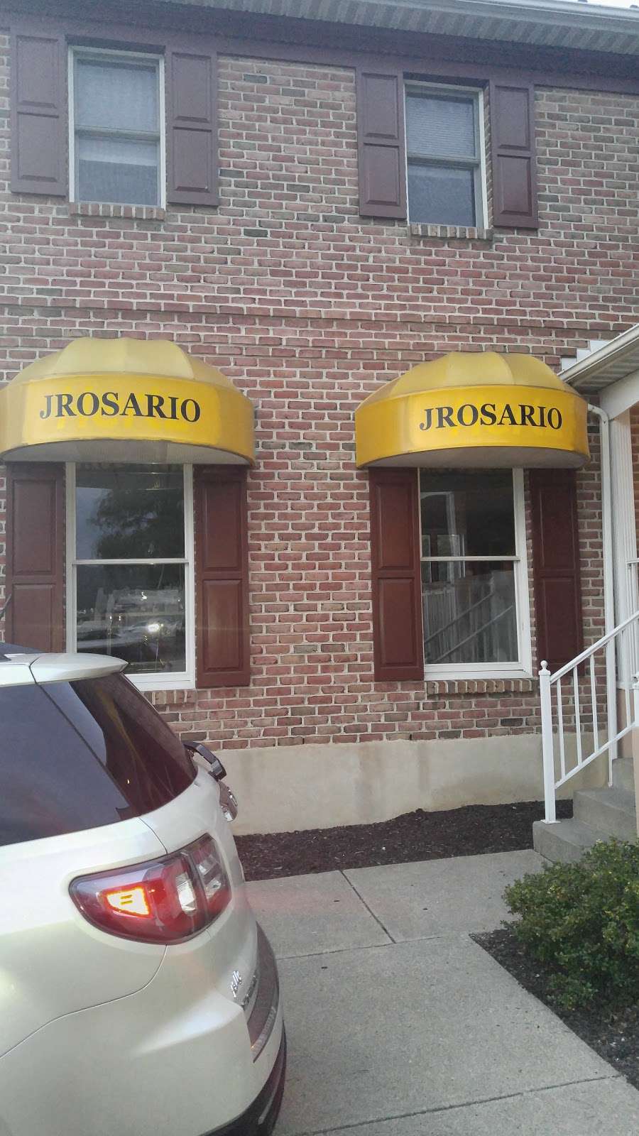 JRosario Custom Tailor | 419 State Ave, Emmaus, PA 18049, USA | Phone: (610) 421-8429