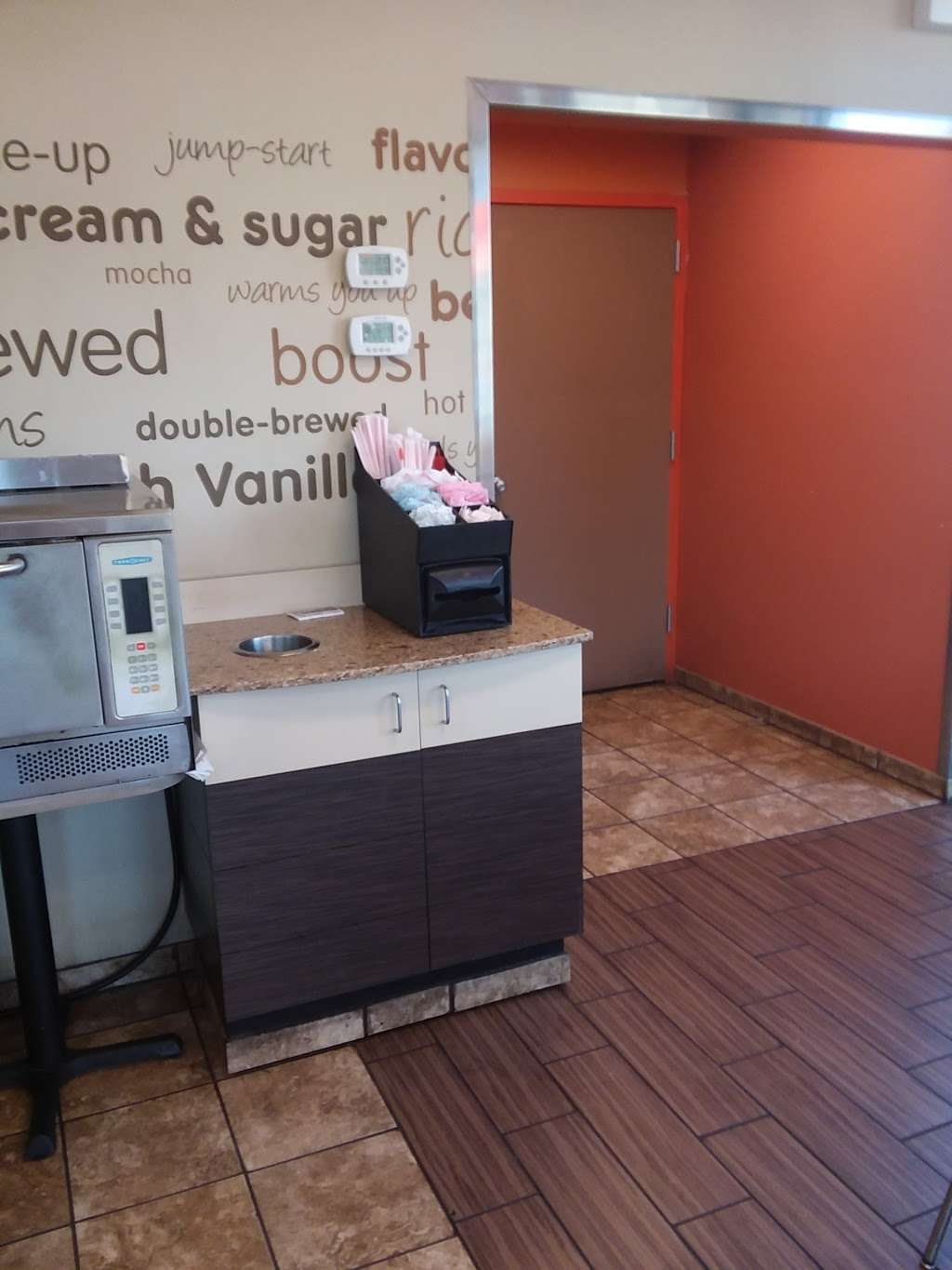 Dunkin | 400 E Baltimore Ave, Media, PA 19063 | Phone: (484) 842-0075