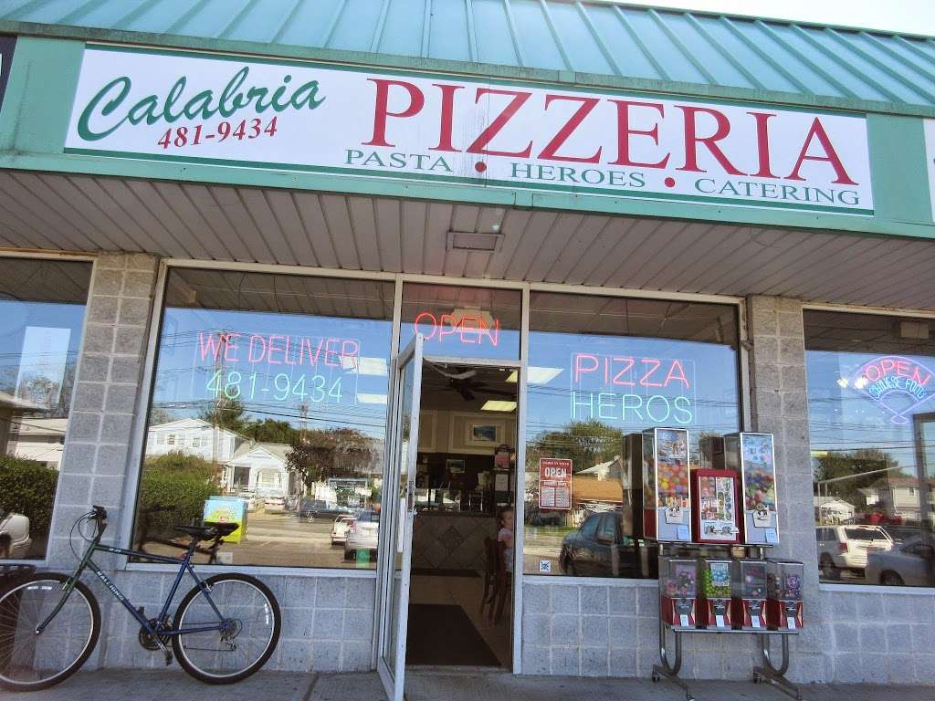 Calabria Pizzeria | 2044 N Jerusalem Rd, North Bellmore, NY 11710, USA | Phone: (516) 481-9434