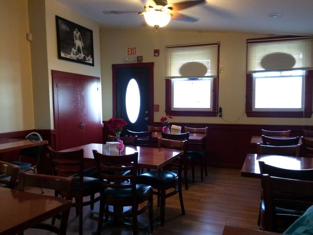 El Gallo De Oro | 1270 Broad St, Central Falls, RI 02863, USA | Phone: (401) 727-0621