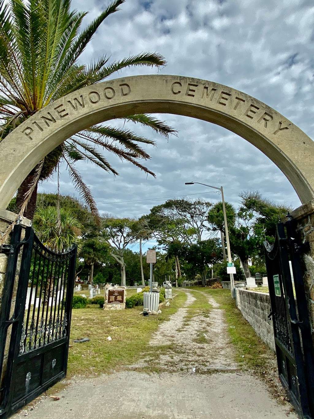 Pinewood Cemetery | Daytona Beach, FL 32118, USA