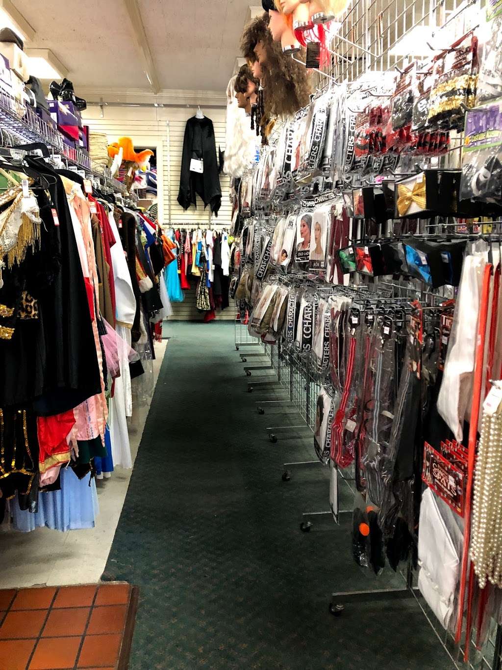 Mardi Gras Costume Shop | 5895 N Granite Reef Rd, Scottsdale, AZ 85250, USA | Phone: (480) 948-4030