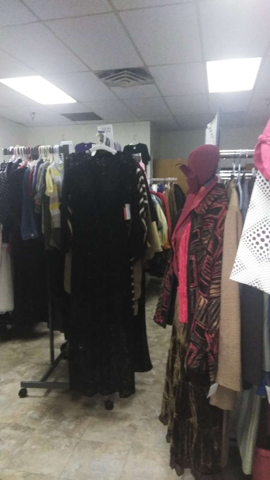 Poppies Resale and Consignment Shop | 6 Towncenter Dr, University Park, IL 60484, USA | Phone: (708) 534-1853