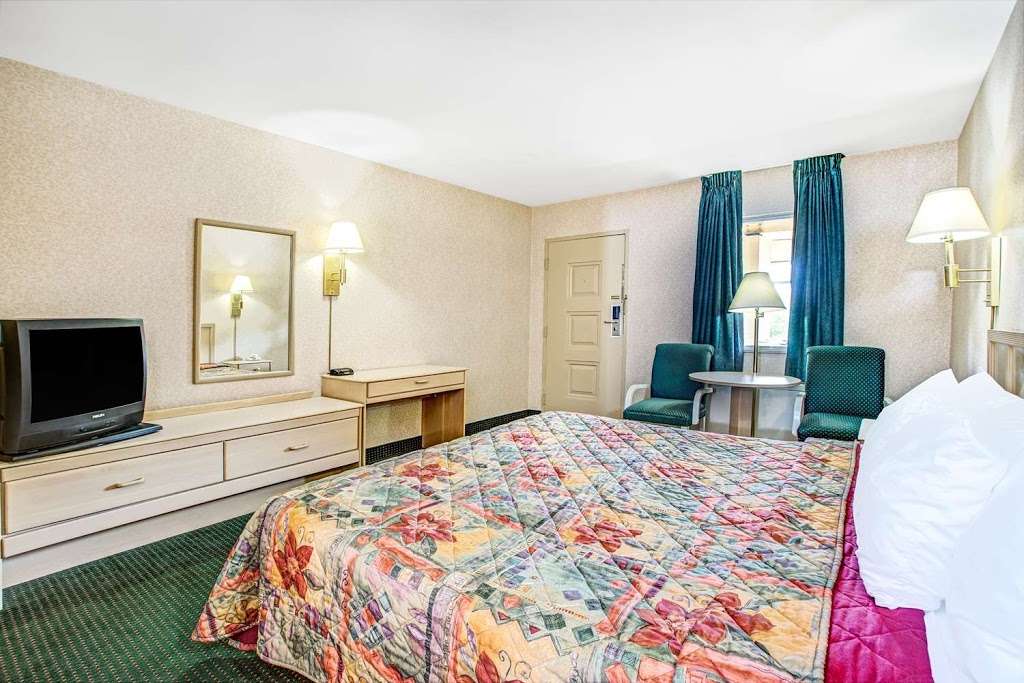 Days Inn by Wyndham Arlington/Washington DC | 2201 Arlington Blvd, Arlington, VA 22201, USA | Phone: (703) 525-0300