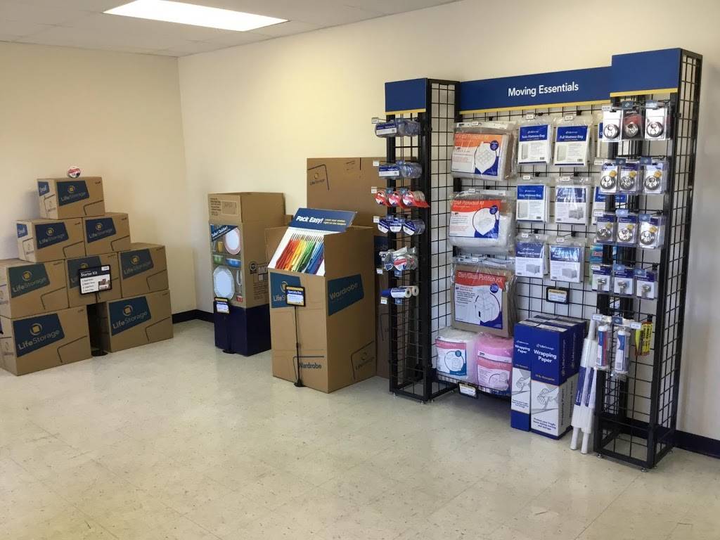 Life Storage - Norfolk | 385 S Naval Base Rd, Norfolk, VA 23505 | Phone: (757) 480-1720